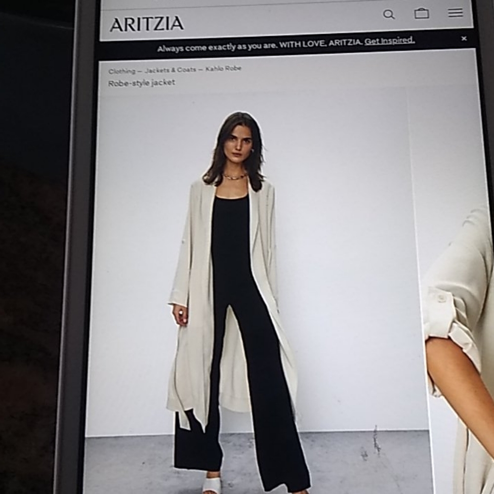 Aritzia robe similar to Kahlo robe